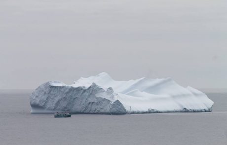 iceberg-Boat-shot